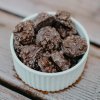 FAKT DOBRÉ Kešu hrudky v mléčné čoko se slaným karamelem 1 kg